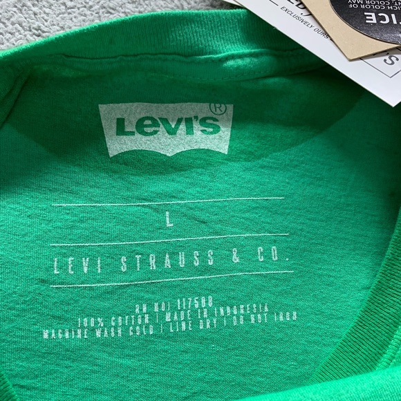 NWT Men’s Large Levis T-shirt - Picture 3 of 3